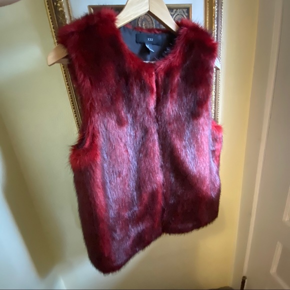 XXI wine faux fur zip-up vest - Picture 1 of 6